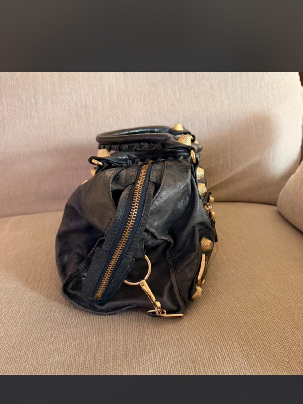 Balenciaga Black Leather Shoulder Bag with Gold Hardware - Picture 4 of 8